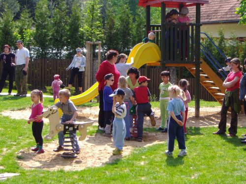 Otevírání studánky nad Žlebem - 7.5.2006